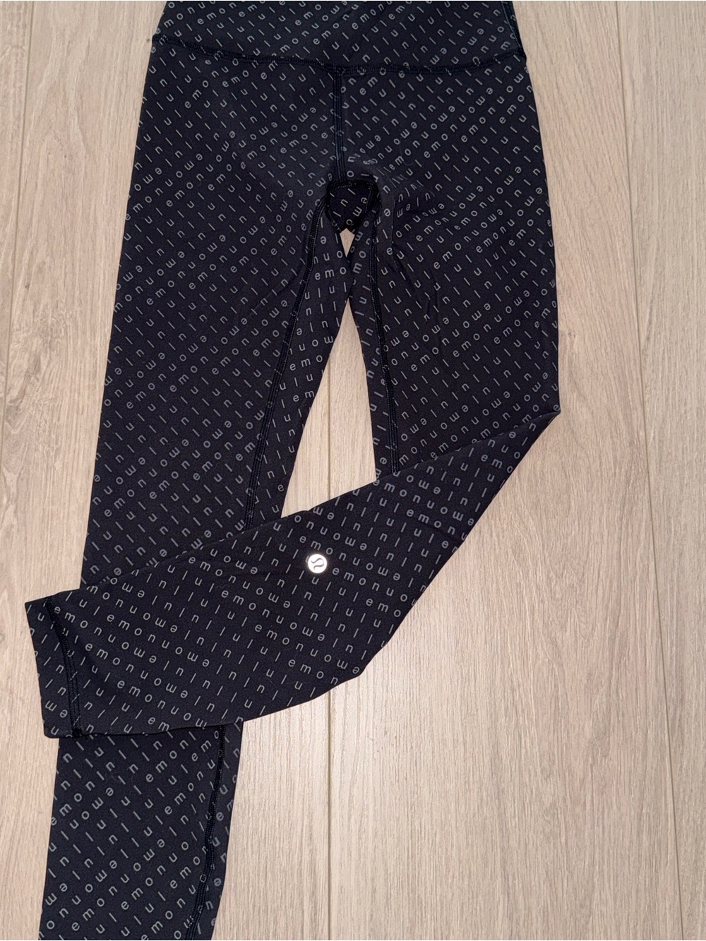 Lululemon Wunder Train High-Rise Tight 25"
Mirrorify Black Multi size 6 - Picture 3 of 7